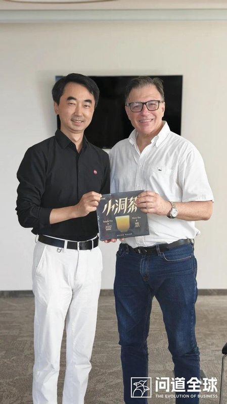  古巴街头五星酒店鳞次栉比；民众半月难尝肉味；经济倒退根源何在？ 新闻