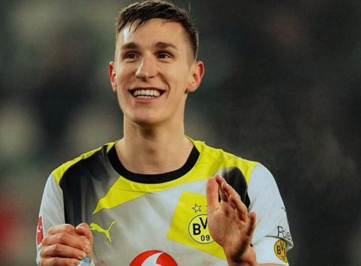  德媒最新消息：施洛特贝克续约多特蒙德在即；长约锁定未来核心地位。 体育新闻 德媒最新消息：施洛特贝克续约多特蒙德在即；长约锁定未来核心地位。 体育新闻