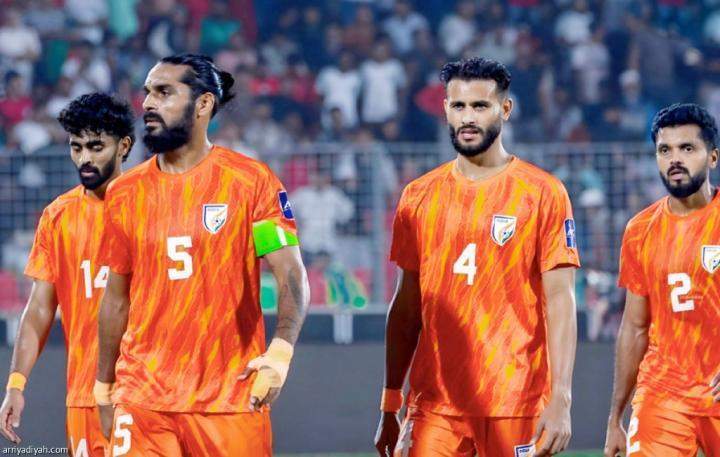  当竞技尊严遭遇行政掣肘：职业足球如何走出管理困局 体育新闻 当竞技尊严遭遇行政掣肘：职业足球如何走出管理困局 体育新闻