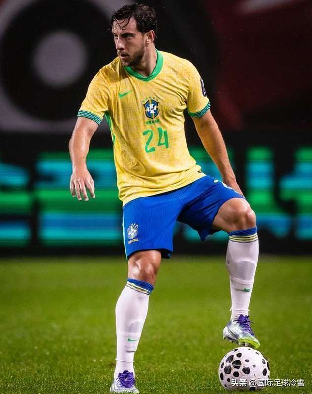  职业瓶颈与国家队梦想的深度博弈：破解奥古斯托的续约困局 体育新闻