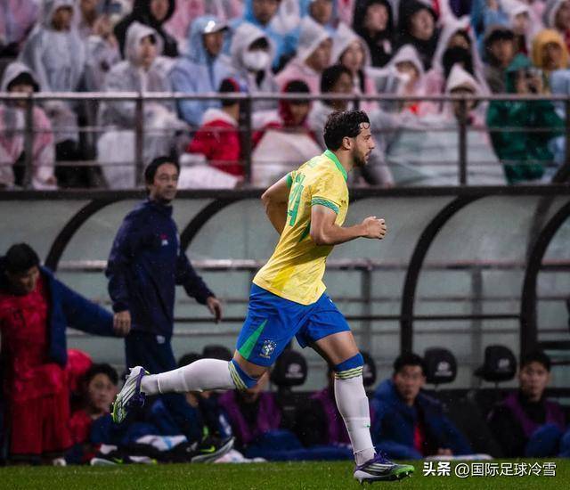  职业瓶颈与国家队梦想的深度博弈：破解奥古斯托的续约困局 体育新闻