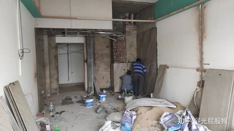  职业幻象的终局：重塑中年生存的底层逻辑 情感心理