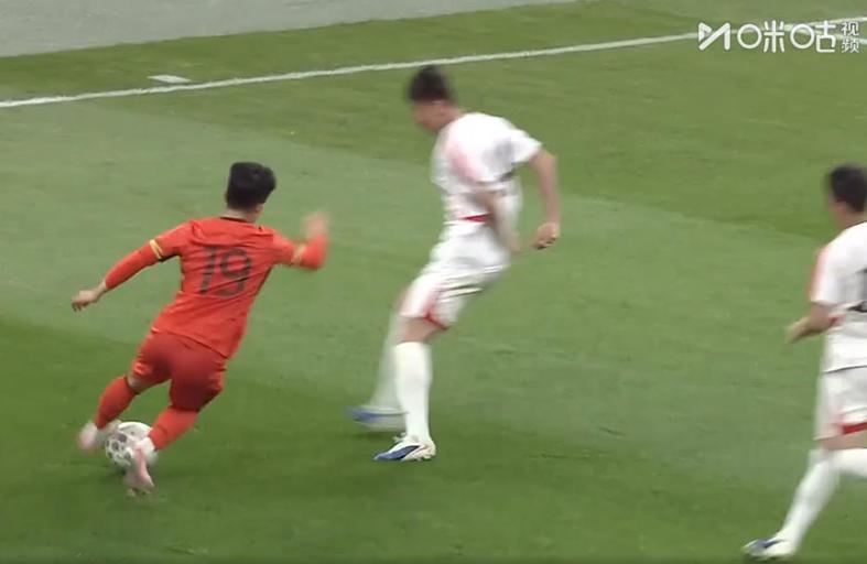  赛场惊魂：U23国足的生死博弈与新星闪耀 体育新闻