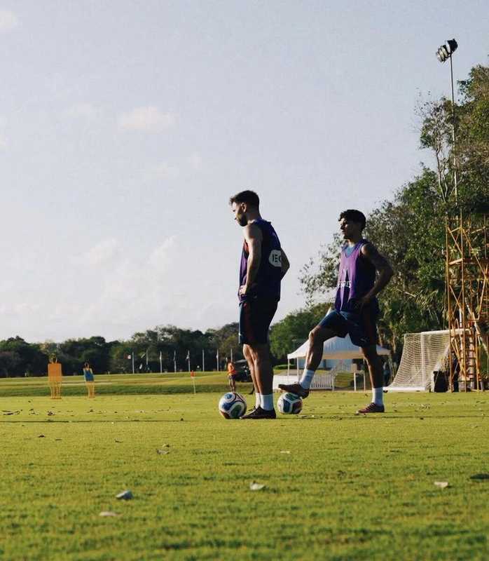 红魔拥趸指南：曼联中场未来布局与潜力新星挖掘方案