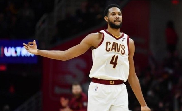  技术流深度复盘：骑士逆转背后的战术裂变与巨星博弈 体育新闻