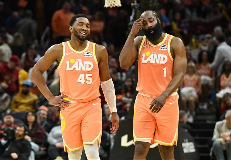  技术流深度复盘：骑士逆转背后的战术裂变与巨星博弈 体育新闻