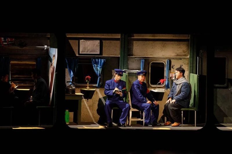  【技术解码】从K字头到复兴号：话剧《南来北往》的舞台叙事与铁路符号学 影视小说