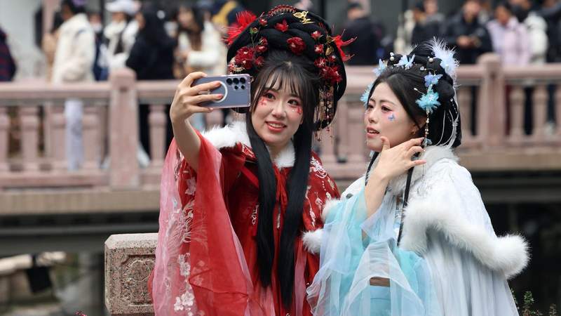  上海旅游节乐高乐园半价狂欢背后的市场博弈与入园指南 娱乐新闻